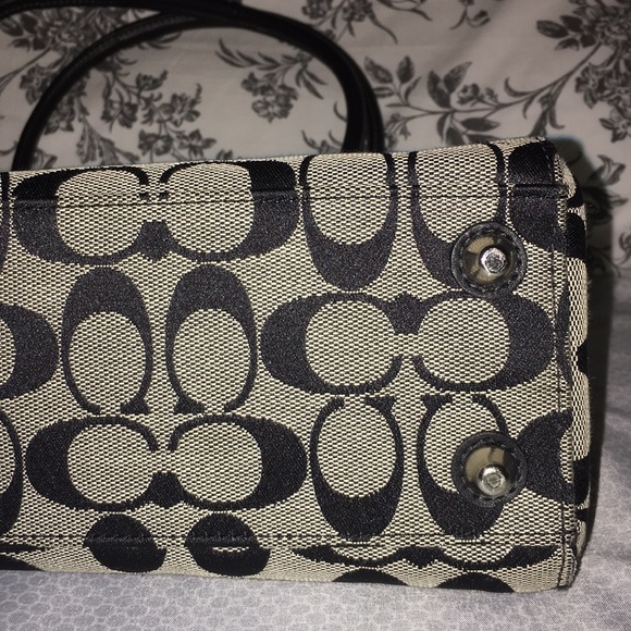 COACH PURSE - Picture 2 of 5